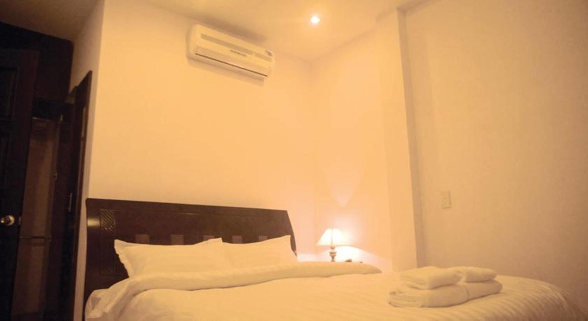 Saigon Zoom Hotel โฮจิมินห์ซิตี้ ภายนอก รูปภาพ